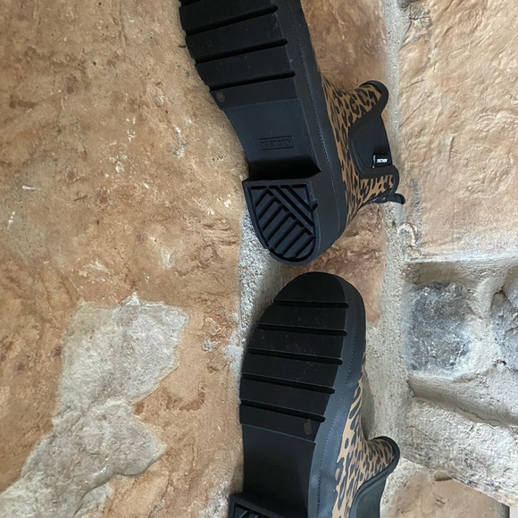 New, Tretorn Animal Print Rain Boots ☔️ - Picture 5 of 6